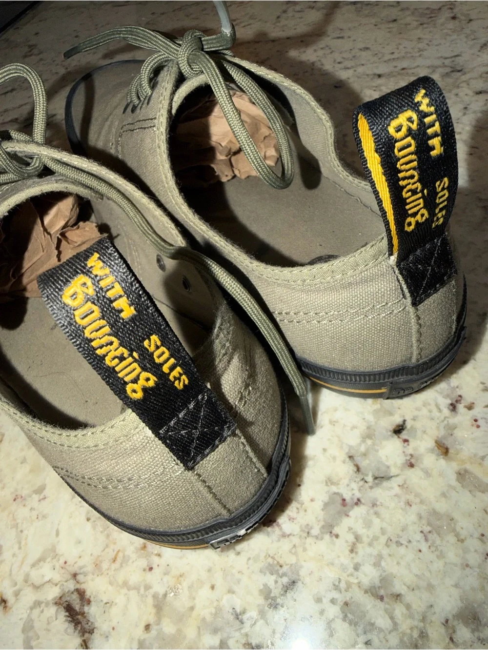 Dr Martens Doc $60 Pressler Olive Canvas Low-Top Unisex Sneaker 7 M 8 L